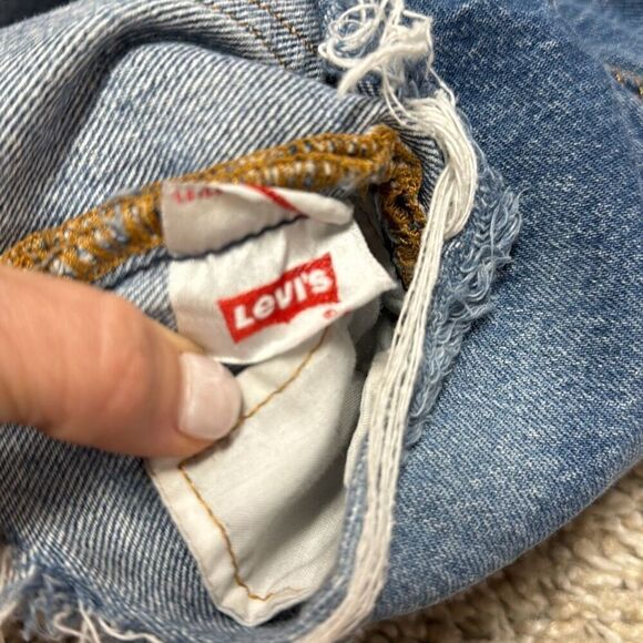 Levi’s 501 Women’s Button Fly Cut Off Denim Jean Shorts Size 28 - Picture 8 of 9